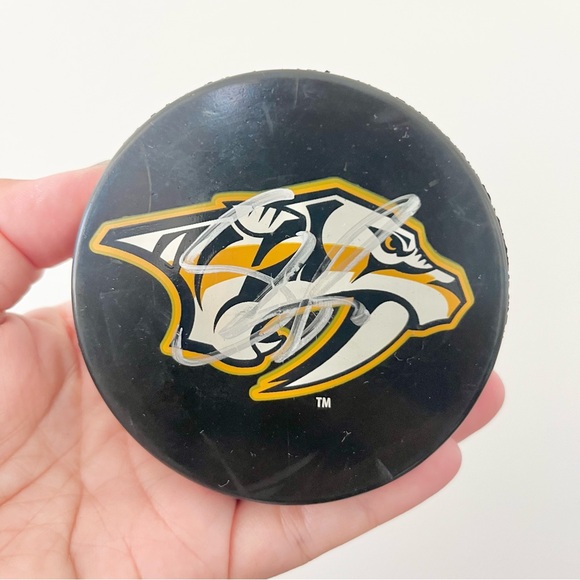 Signed Shea Weber Nashville Predators Hockey Puck Official NHL Licensed Product - Picture 6 of 6